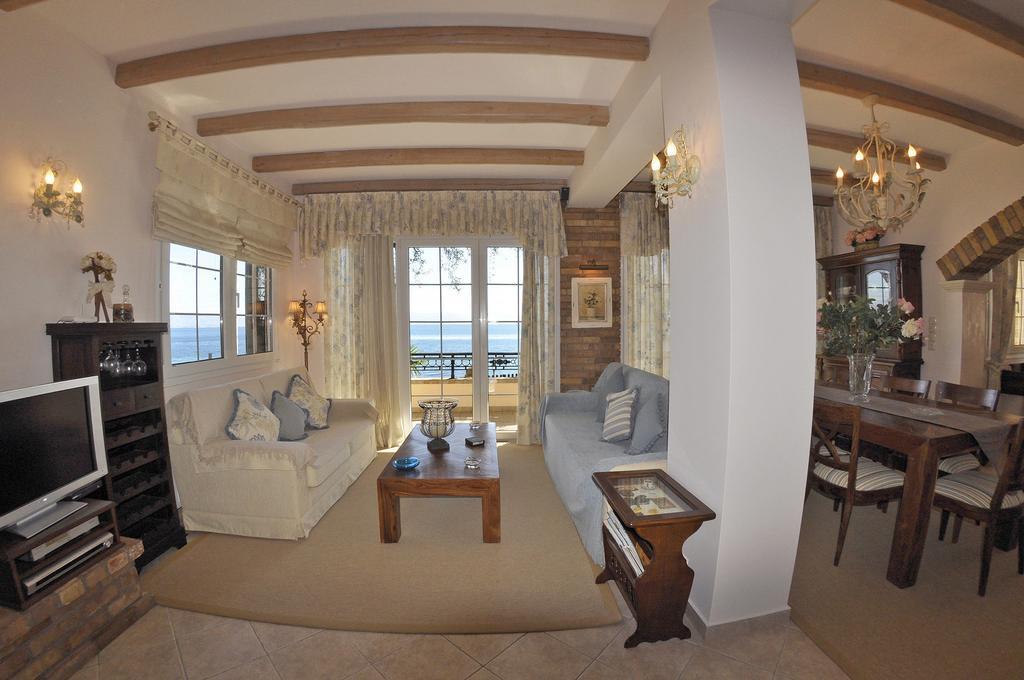 Villa Romantica Perama  Room photo